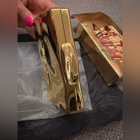 MAC Gold Standard 5 Matte full size Lipstick Kit – Limited Edition - Picture 12 of 13